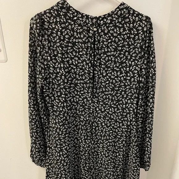 Row A Black and White Floral Long Sleeve Flounce Hem Dress, Size XL - Picture 5 of 8